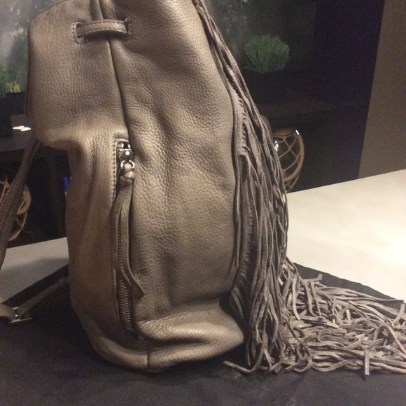 🪴Kenneth Cole - Drawstring Pebble Leather Backpack - Picture 6 of 14